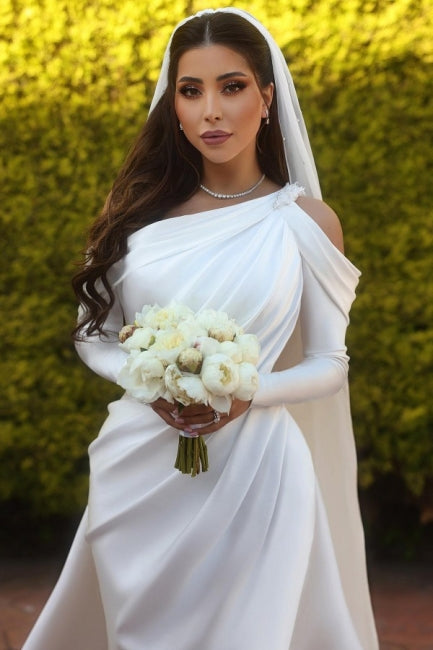 Glamouröses Meerjungfrauen-Brautkleid aus Satin mit Ein-Schulter-Träger, langen Ärmeln und Rüschen