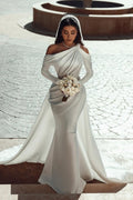 Glamouröses Meerjungfrauen-Brautkleid aus Satin mit Ein-Schulter-Träger, langen Ärmeln und Rüschen