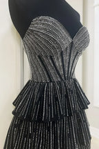 Glitzer-Schwarz Trägerloses A-Linien Korsett Kurzes Homecoming-Kleid mit Perlenstickerei