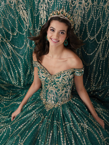 Vestido de quinceanera com glitter e ombros à mostra da Fiesta Gowns 56463