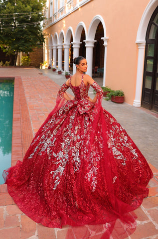 Quinceanera-Kleid mit Glitzerdruck und Cape-Ärmeln von Amarra 54322