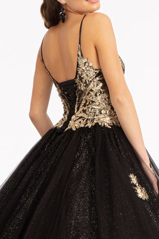 Glitzerndes Ballkleid mit V-Ausschnitt von Elizabeth K GL3021