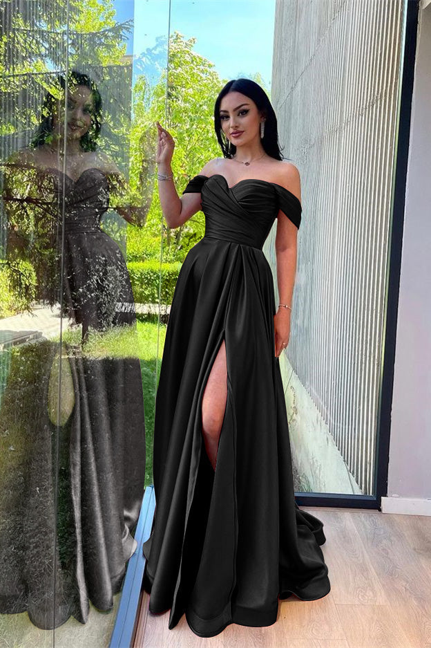 Burgunderrotes, langes, schulterfreies Abendkleid in A-Linie mit Schlitz vorne