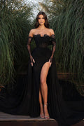 Wunderschönes schwarzes, bodenlanges, trägerloses Chiffon-Ballkleid mit langen Ärmeln und Schlitz vorne