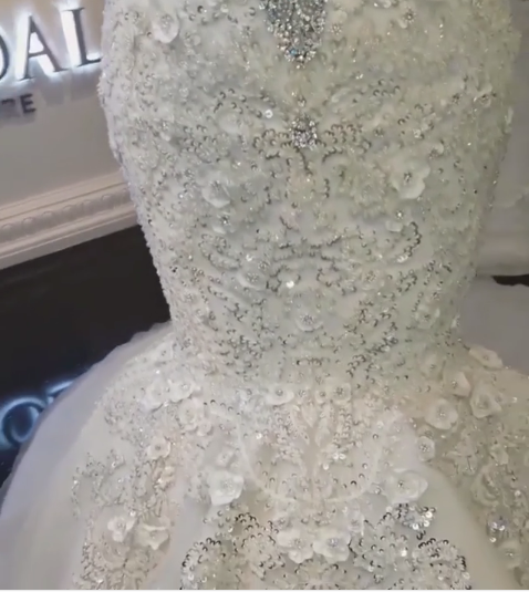 Prächtige Kristallbesetzte Brautkleider im Meerjungfrauen-Stil mit Trägerlos und Applikationen
