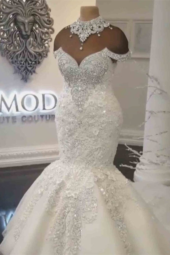 Prächtige Kristallbesetzte Brautkleider im Meerjungfrauen-Stil mit Trägerlos und Applikationen