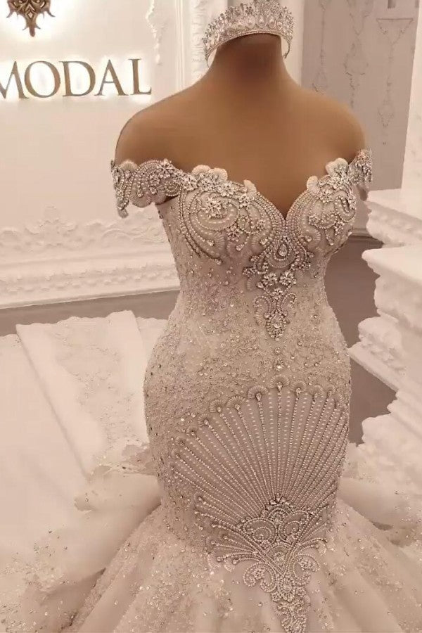 Prächtige lange trägerlose Hochzeitskleider mit kristallbesetztem rückenfreiem Meerjungfrau-Schnitt
