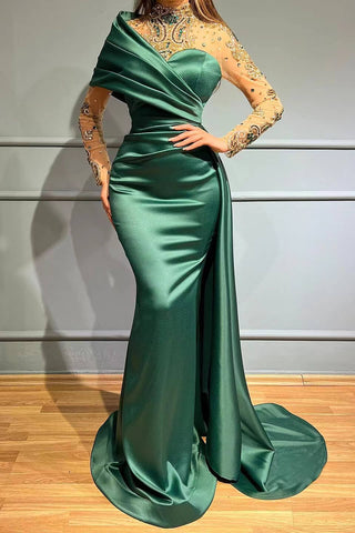 Lindo vestido de noite estilo sereia, com mangas compridas, gola alta e folhos