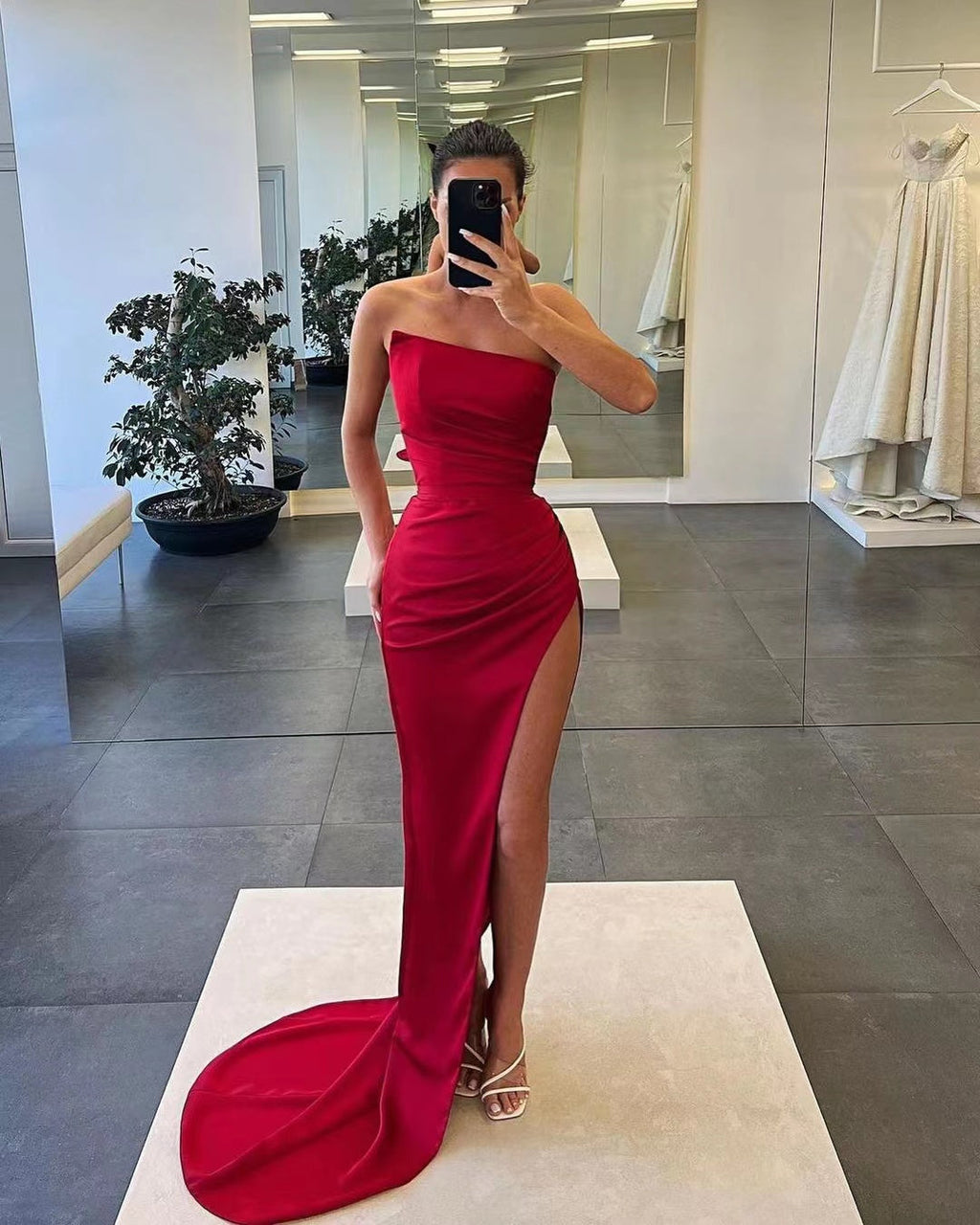 Gorgeous Red Sleeveless Satin Long Mermaid Evening Dress with Split