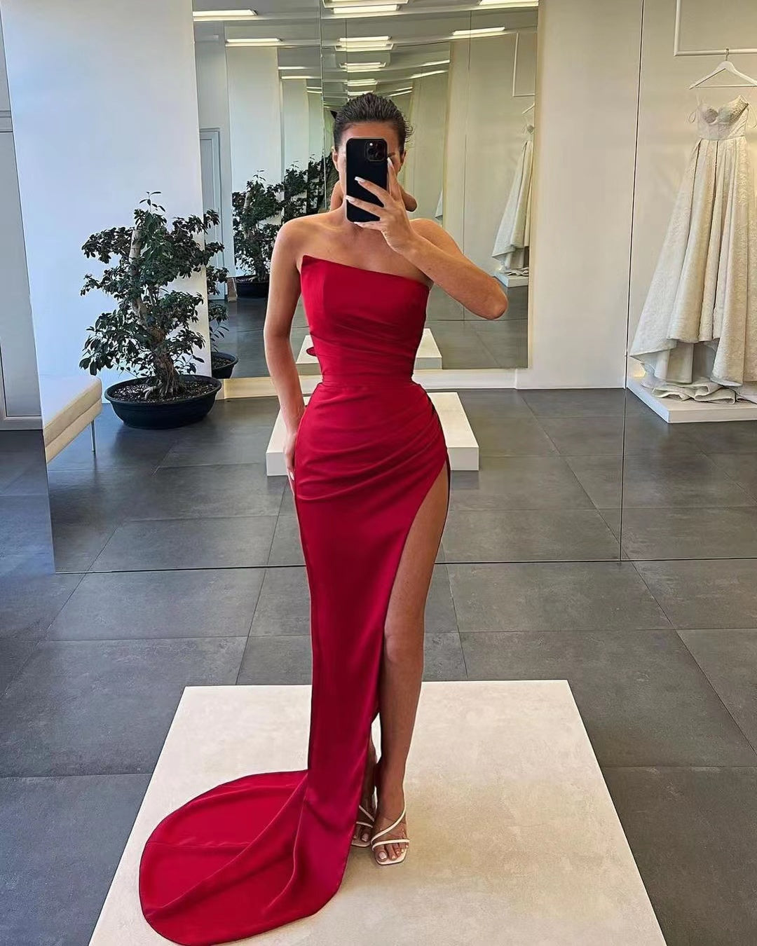 Gorgeous Red Sleeveless Satin Long Mermaid Evening Dress with Split