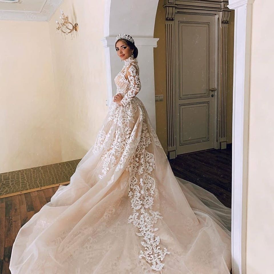 Wunderschönes süßes Spitzen-Tüll-Meerjungfrauen-Brautkleid für Frühling und Sommer