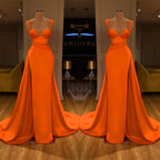 Lindos vestidos de noite azul royal com decote em coração, sem mangas, compridos, sereia, com racha