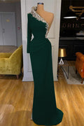 Vestido de Fiesta Largo de Sirena con Mangas Largas y un Solo Hombro con Cuentas en Verde Oscuro