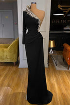 Dunkelgrünes, langärmliges, einschultriges Meerjungfrau-Ballkleid mit Perlen