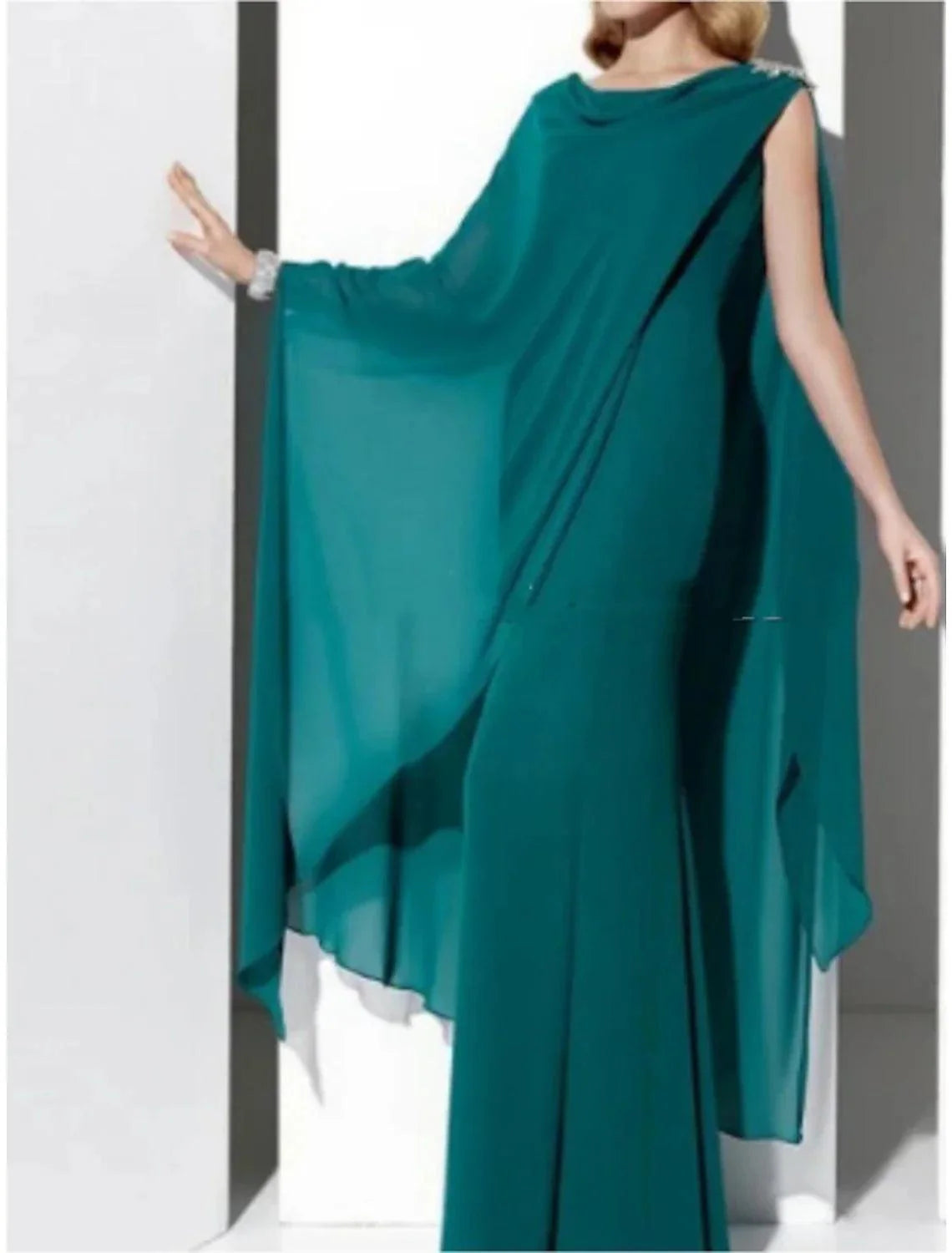 Vestido de mãe da noiva estilo coluna/bainha, para festa de casamento, vintage, elegante, decote redondo, comprimento até ao chão, chiffon, sem mangas, com pregas, pregadeira de cristal