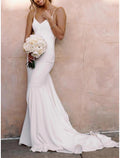 Abiti da Sposa da Ricevimento Casual Modello sirena/trumpet Spaghetti senza maniche con strascico corte in raso con pieghe colore unito