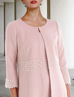 Zweiteiliges Etuikleid/Säulenkleid für die Mutter der Braut, Hochzeitsgast, Kirche, elegant, Rundhalsausschnitt, knielang, Stretch-Stoff, kurzärmelig, Jackenkleider mit Perlenbesatz, Herbst