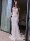 Abito da Sposa con Scollo a V in Pizzo, Senza Maniche, con Fascia/Nastro/Cintura e Strascico a Pennello a Fodera/Colonna