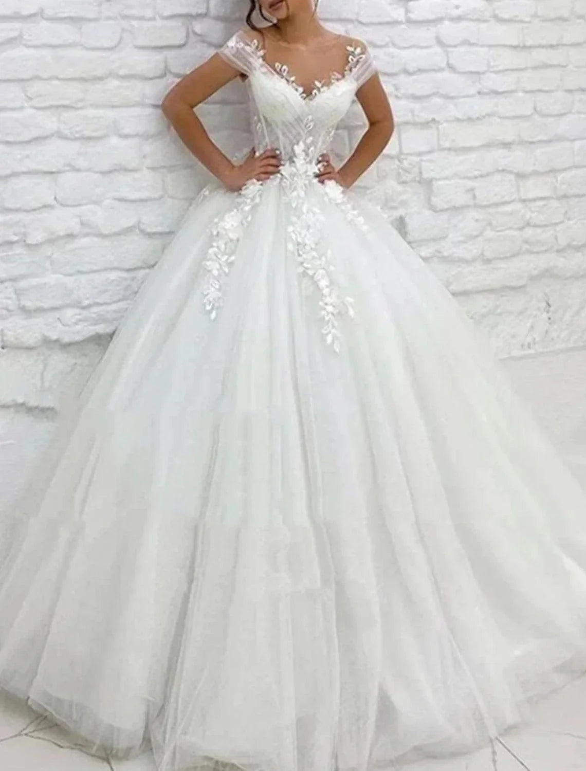 Formal Wedding Dresses Ball Gown V Neck Cap Sleeve Chapel Train Lace Bridal Gowns With Appliques