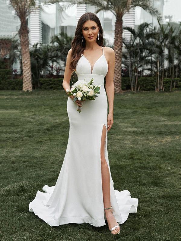Vestidos de noiva com bainha/coluna, crepe elástico, folhos, cai-cai, sem mangas, cauda longa/escova