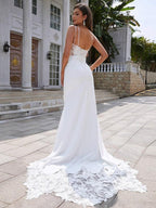 Vestidos de noiva com bainha/coluna, crepe elástico, renda, decote em V, sem mangas, cauda comprida/escova