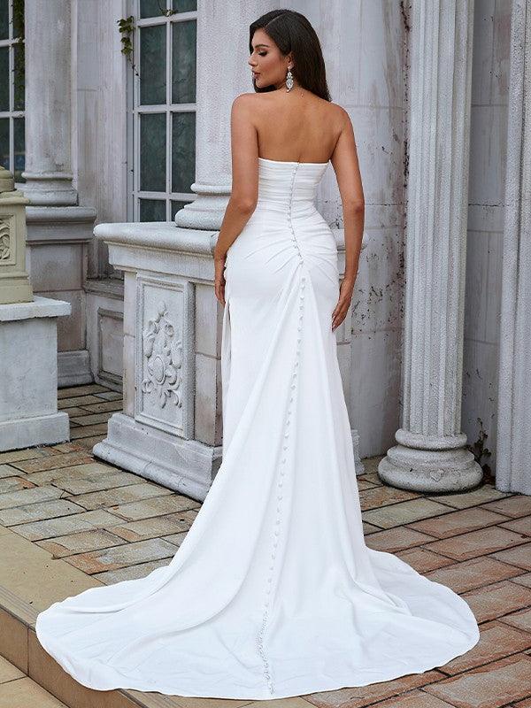 Vestidos de noiva com corte direito/coluna, crepe elástico, franzido, coração, sem mangas, cauda longa/escova
