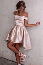 High Low Off-the-Shoulder Plissiert Satin Homecoming Kleid PG182