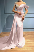 Burgunderrotes Abendkleid im Meerjungfrau-Stil mit hohem Halsausschnitt und langen Ärmeln und Applikationen