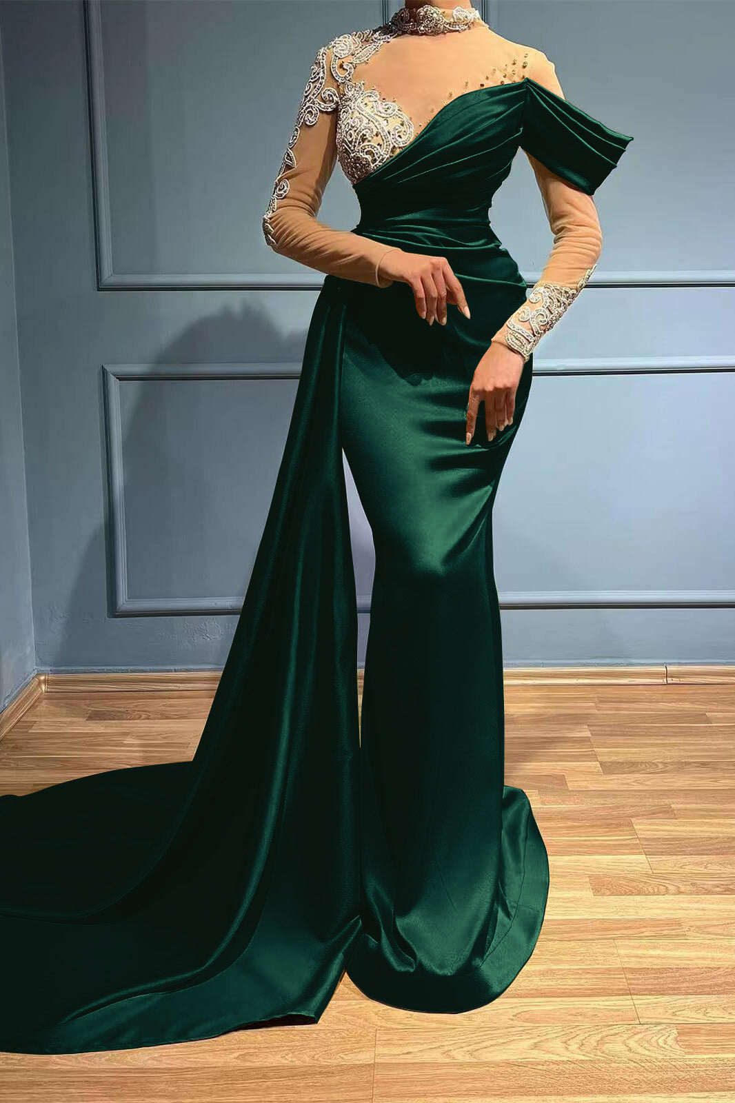 Vestido de festa comprido com decote alto e sereia, manga comprida, aplicações e folhos, cor vinho