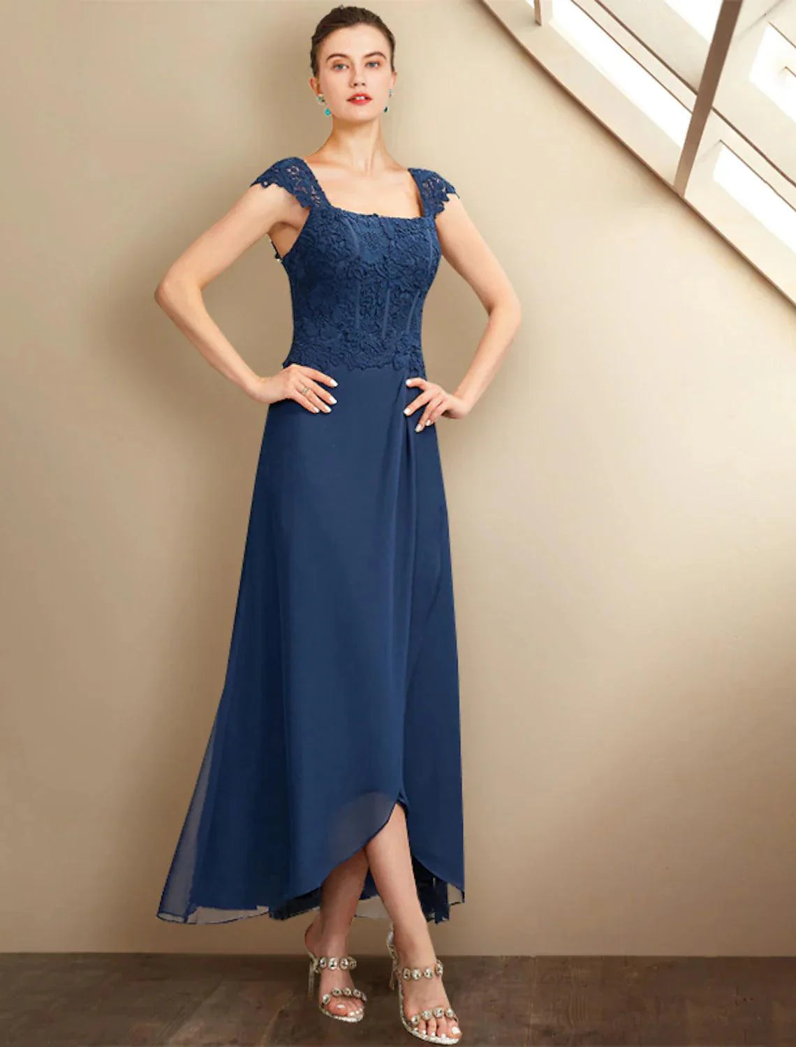 Vestido de mãe da noiva de duas peças, corte A, tamanho grande, elegante, decote quadrado, assimétrico, comprimento chá, chiffon, renda, manga curta, wrap, incluído com aplicações