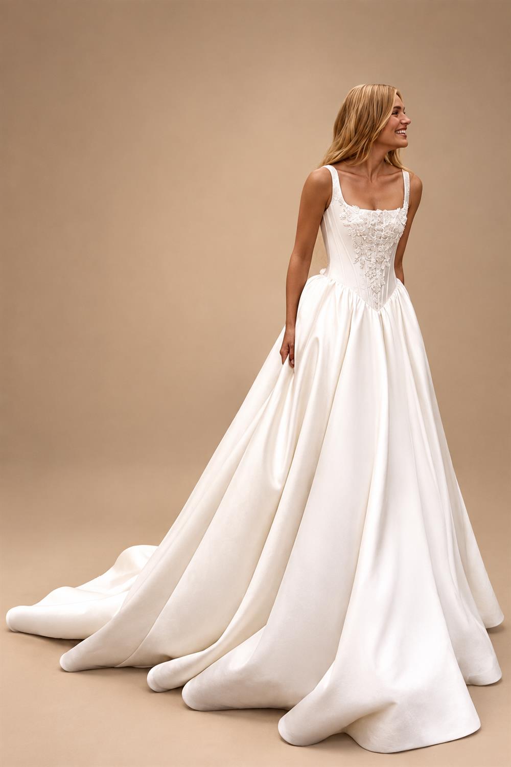Satin Wedding Dresses Spaghetti Straps Appliques Bride Gown Draped A-Line Bridal Gown Robes de Soriee Customized