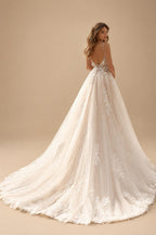 A-line Flowers Appliques Wedding Dress 2027 Garden Spaghetti Strap Bridal Gowns Sweetheart Wedding Gown Customized