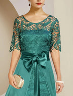 Vestido de mãe da noiva de duas peças, estilo coluna, formal, para convidada de casamento, elegante, destacável, decote redondo, comprimento até ao joelho, chiffon, renda, sem mangas, com laço(s), pregas, aplicações