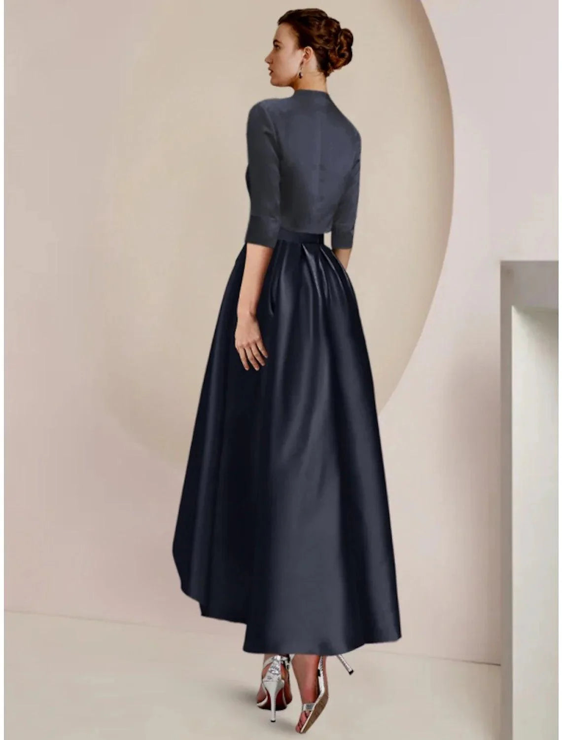 Vestido de mãe da noiva com bainha/coluna, convidada de casamento, minimalista, elegante, decote redondo, assimétrico, comprimento até ao tornozelo, cetim, renda, meia manga com pregas, cor sólida