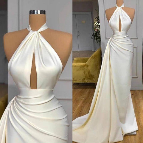 Elfenbeinfarbenes langes Neckholder-Abendkleid aus Satin im Meerjungfrau-Stil