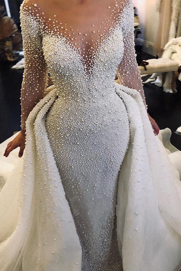 Elfenbeinweißes langes Ärmel-Knopf-Brautkleid mit V-Ausschnitt und vollständig bedeckten Perlen