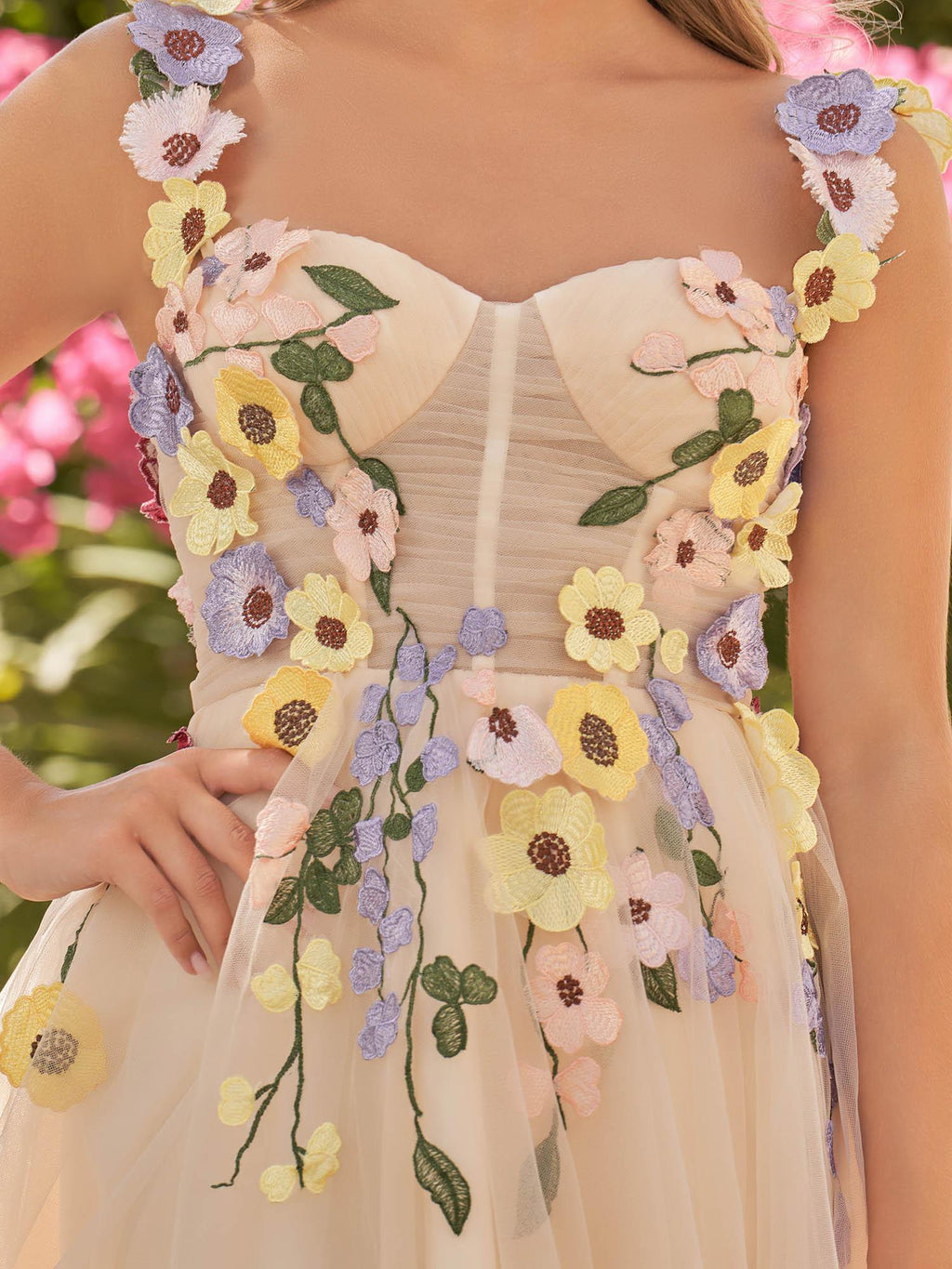 Abito da ballo corto in tulle floreale 3D