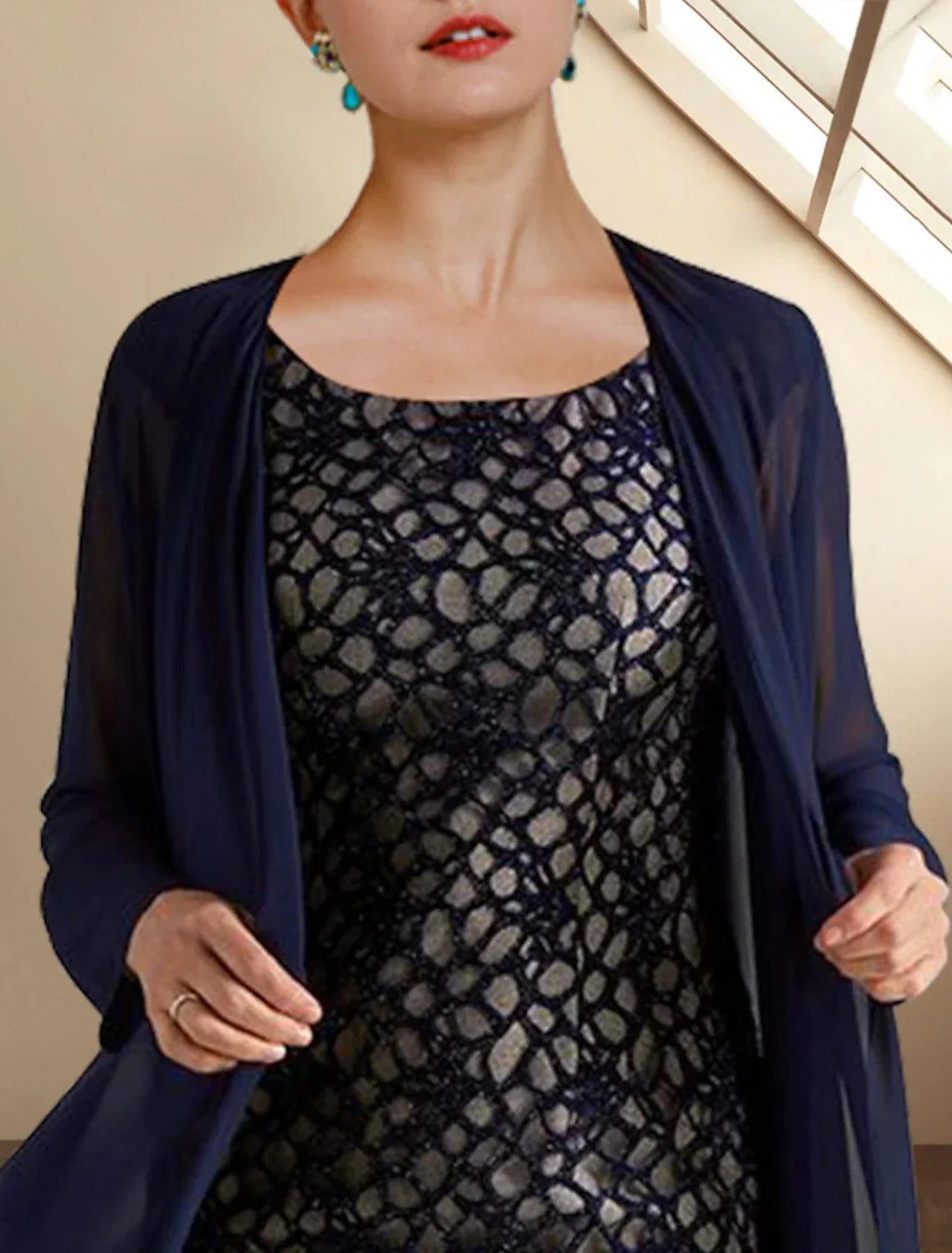 Zweiteiliges Etuikleid/Säulenkleid für die Brautmutter, elegantes Kleid mit Rundhalsausschnitt, knielang, Chiffon, Spitze, kurze Ärmel, Jackenkleider mit Applikationen