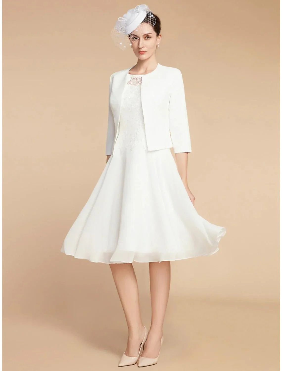 Vestido de mãe da noiva em duas peças, corte A, elegante, pequeno, decote em joia, comprimento até ao joelho, chiffon, renda, manga 3/4 com pregas, cor sólida