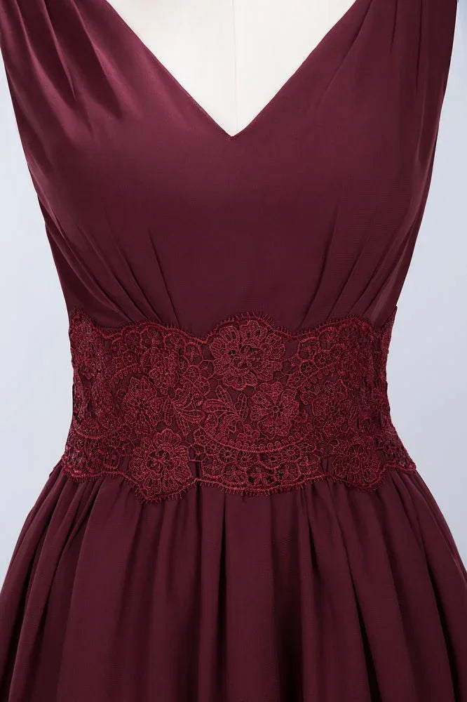 Spitze V-Ausschnitt Ärmelloses Mini-Brautjungfernkleid A-Line Chiffon Homecoming-Kleid