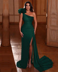 Vestido de Noche Largo Verde Oscuro de un Hombro con Abalorios, Abertura y Cola de Sirena con Volantes