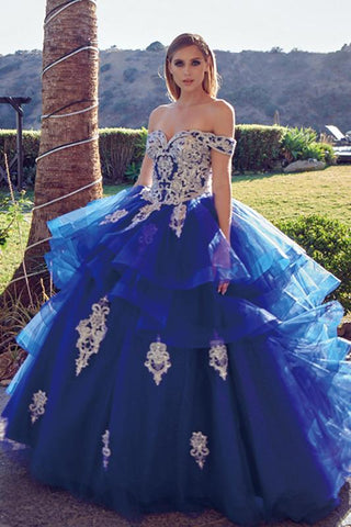 Mehrlagiges, schulterfreies Glitzer-Ballkleid von Juliet 1432