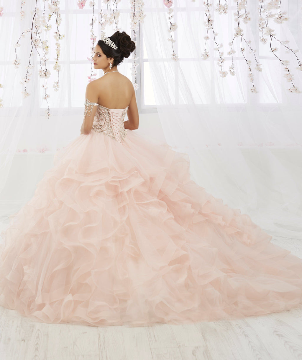 Mehrlagiges trägerloses Quinceanera-Kleid aus Tüll von House of Wu 26911