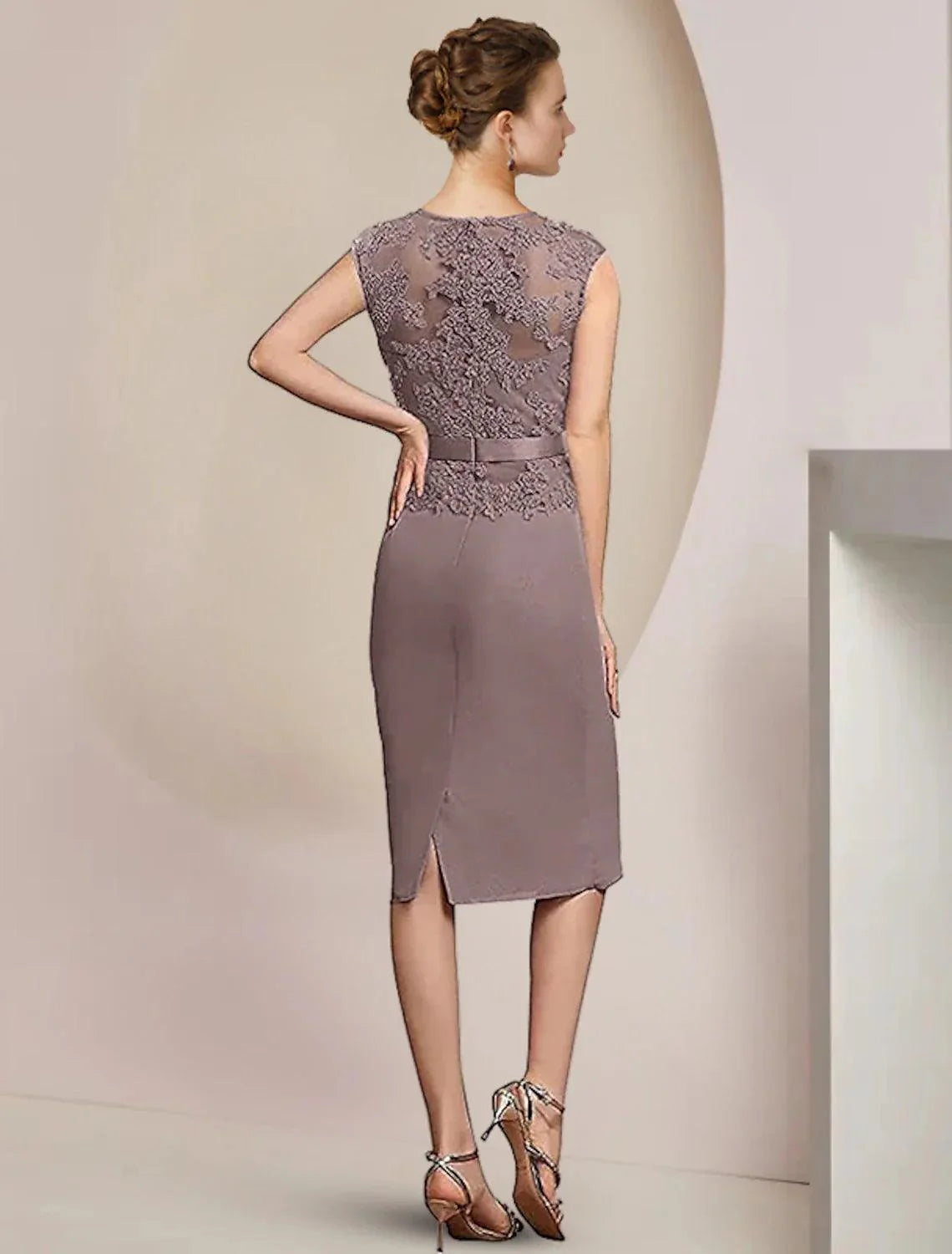 Vestido de mãe da noiva de duas peças, bainha/coluna, formal, para convidada de casamento, elegante, decote em V, comprimento até ao joelho, chiffon, renda, sem mangas, com aplicações, pregadeira de cristal