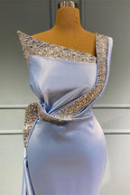 Langes, ärmelloses Meerjungfrau-Ballkleid mit einer Schulter und Rüschen und Perlen