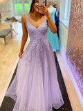 Vestidos de fiesta largos en línea A, lila, escote en V, encaje, tul y bordados
