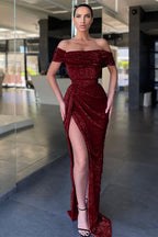 Vestido de festa comprido estilo sereia com decote ombro a ombro e lantejoulas