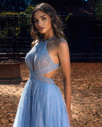 Langes, rückenfreies A-Linien-Ballkleid aus Tüll mit Neckholder und Perlenbesatz und Pailletten