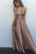 Vestidos de satén para fiesta de graduación con espalda abierta, escote en V y tirantes finos de estilo corte A largo