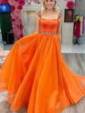 Vestido de noche largo formal naranja estilo princesa de tul con mangas cortas para graduación